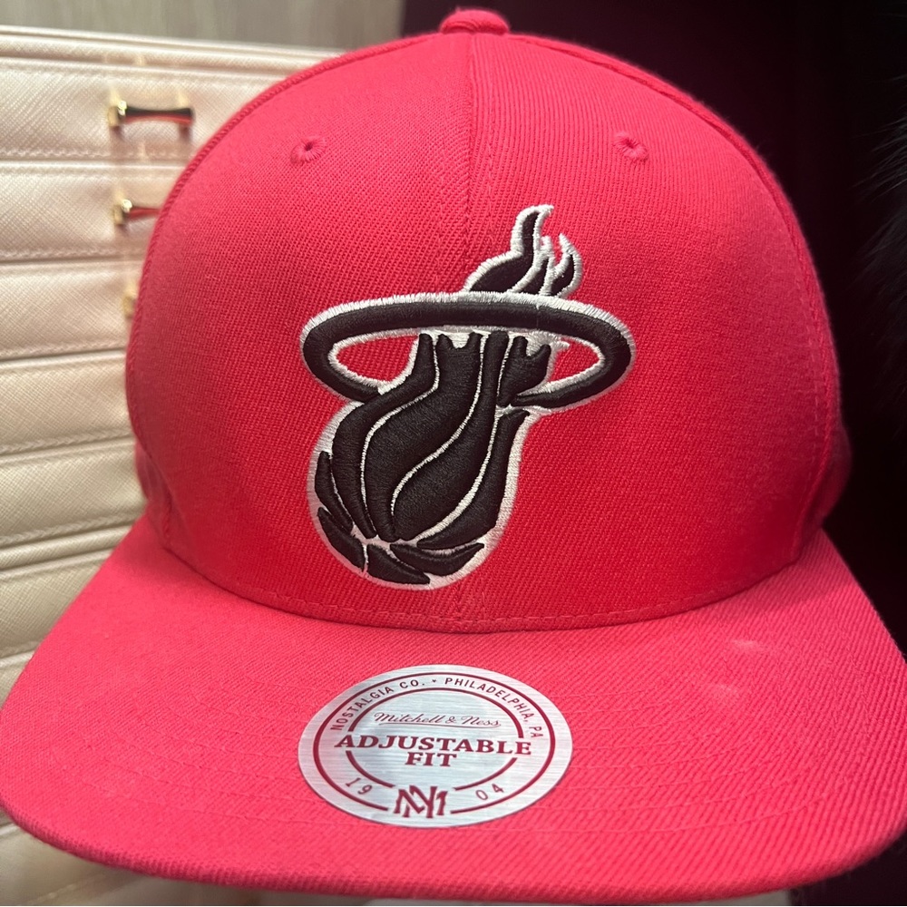 Pink hat
